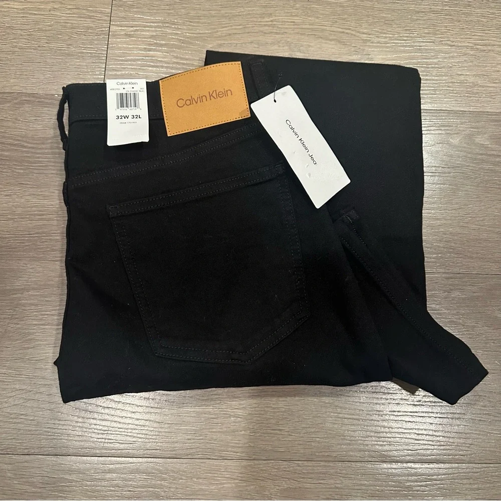 Calvin Klein Slim Straight Black Men’s Jean - Picture 2 of 4